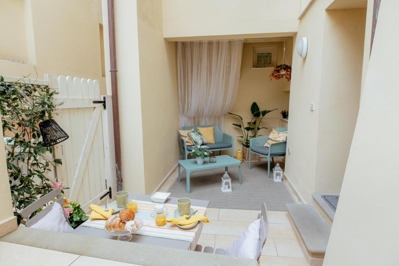 卢卡Il Cortile Di Elisa & Our Flats住宿加早餐旅馆 外观 照片
